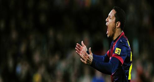 أدريانو يفكر في الرحيل عن برشلونة